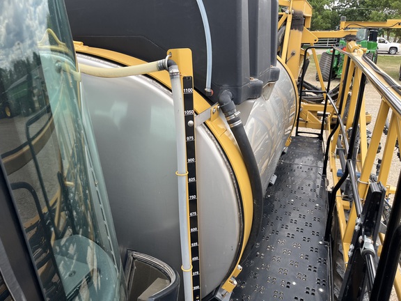 2017 RoGator RG1100B Sprayer/High Clearance
