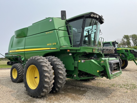 2008 John Deere 9570 STS Combine