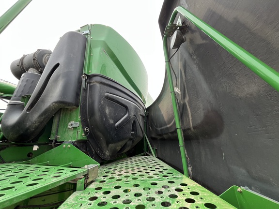 2008 John Deere 9570 STS Combine
