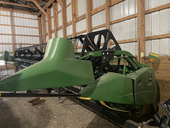 2010 John Deere 625F Header Combine