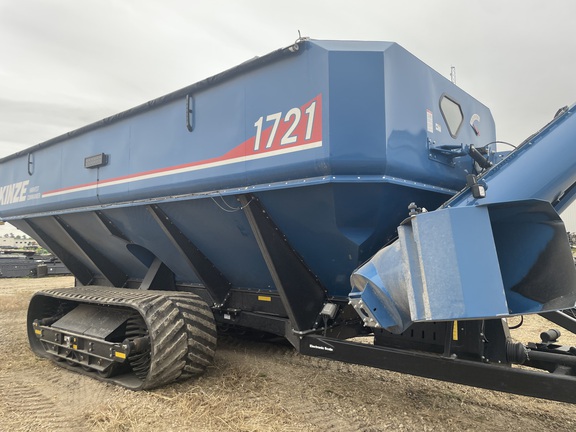2023 Kinze 1721 Grain Cart