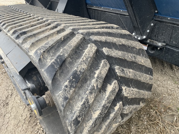 2023 Kinze 1721 Grain Cart