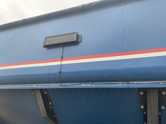 2023 Kinze 1721 Grain Cart