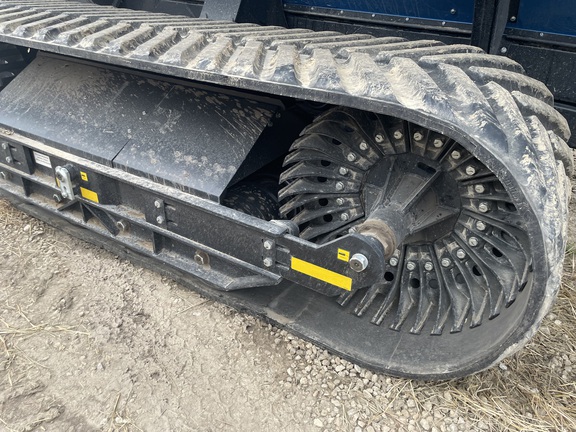 2023 Kinze 1721 Grain Cart