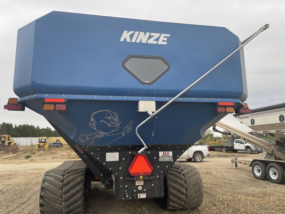 2023 Kinze 1721 Grain Cart