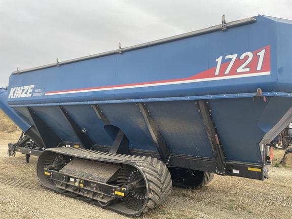 2023 Kinze 1721 Grain Cart