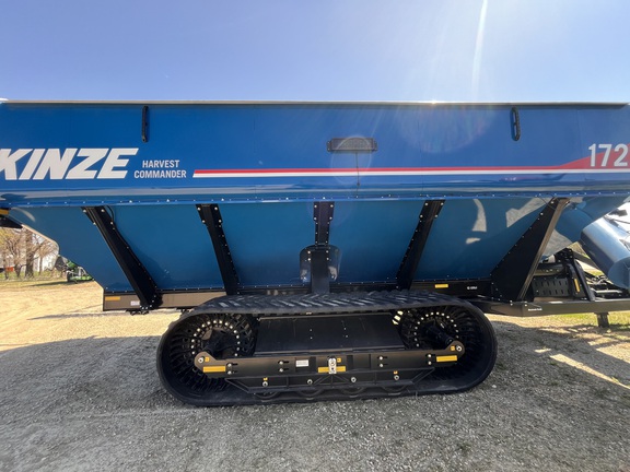 2023 Kinze 1721 Grain Cart