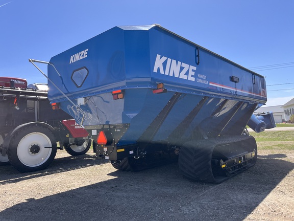 2023 Kinze 1721 Grain Cart
