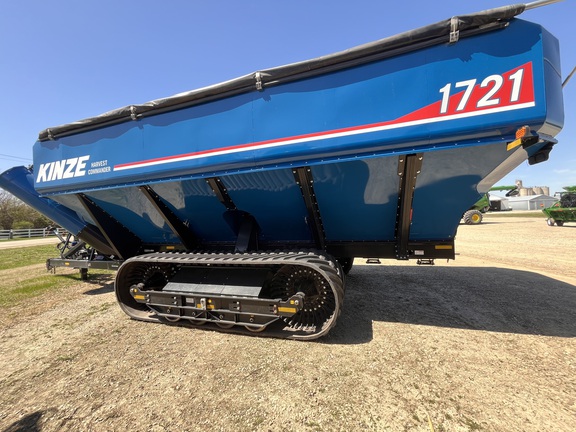 2023 Kinze 1721 Grain Cart