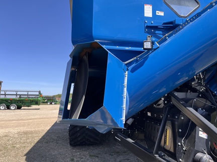 2023 Kinze 1721 Grain Cart