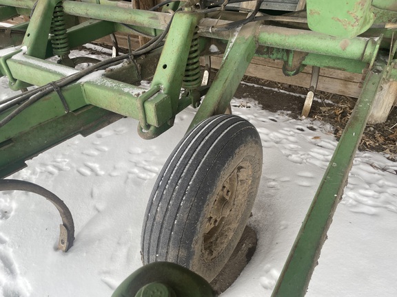 John Deere 1610 Chisel Plow