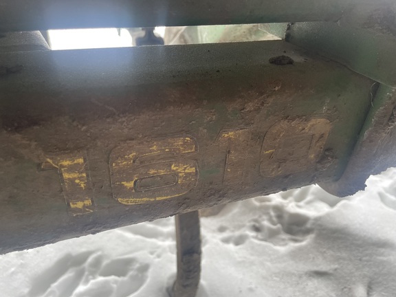 John Deere 1610 Chisel Plow