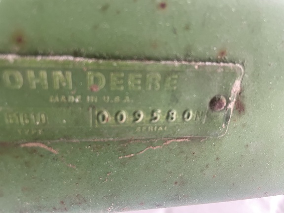 John Deere 1610 Chisel Plow