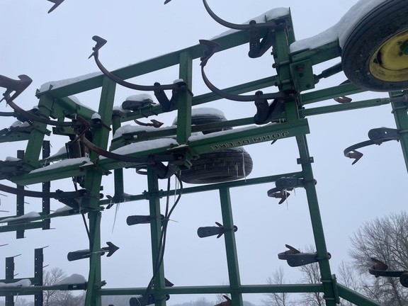 1995 John Deere 980 Field Cultivator