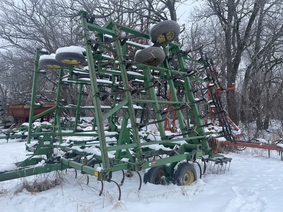 1995 John Deere 980 Field Cultivator