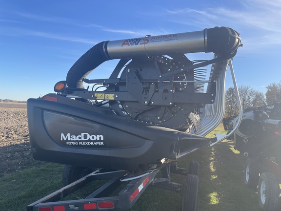 2017 MacDon FD75-40 Header Combine