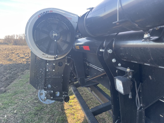 2017 MacDon FD75-40 Header Combine