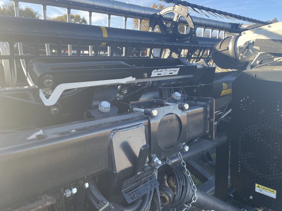 2017 MacDon FD75-40 Header Combine