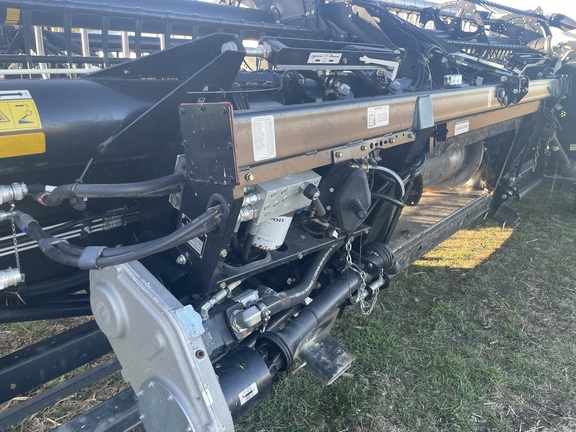 2017 MacDon FD75-40 Header Combine