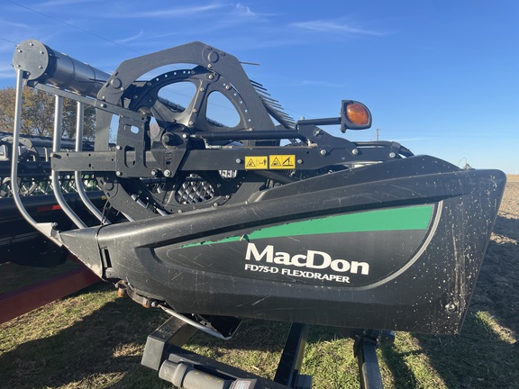 2017 MacDon FD75-40 Header Combine