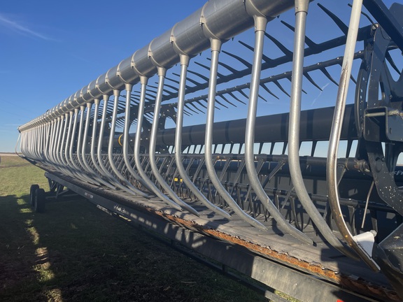 2017 MacDon FD75-40 Header Combine