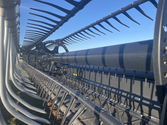 2017 MacDon FD75-40 Header Combine