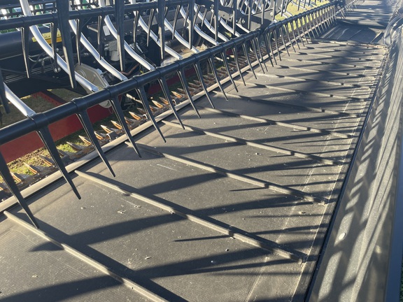 2017 MacDon FD75-40 Header Combine