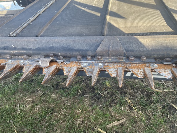 2017 MacDon FD75-40 Header Combine