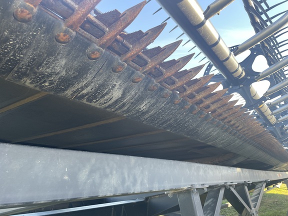 2017 MacDon FD75-40 Header Combine