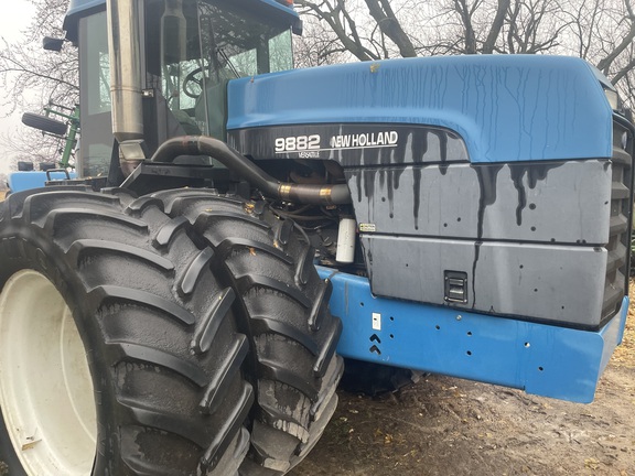 1996 New Holland 9882 Tractor 4WD