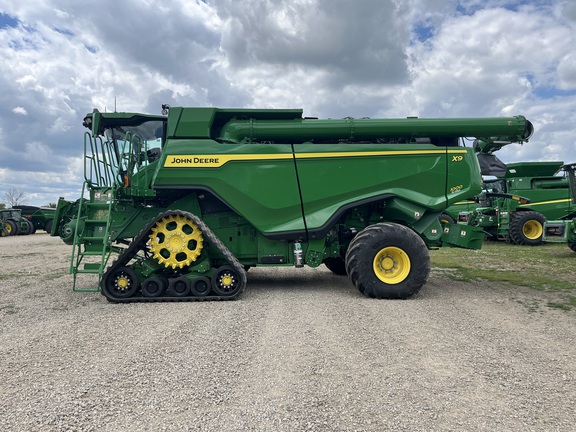 2023 John Deere X9 1000 Combine