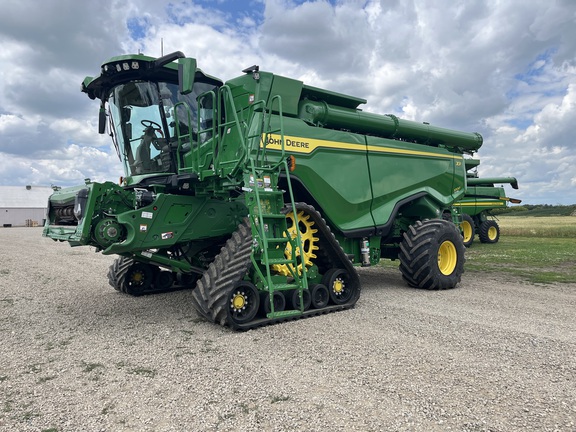 2023 John Deere X9 1000 Combine