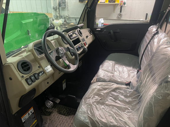 2023 John Deere XUV 835R ATV