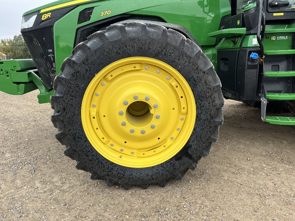 2024 John Deere 8R 370 Tractor