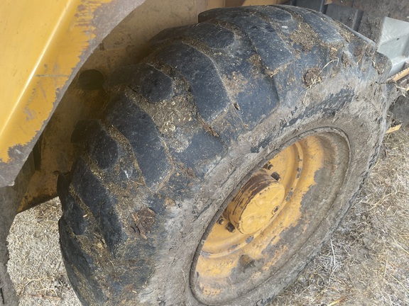 2000 John Deere 324H Compact Utility Loader