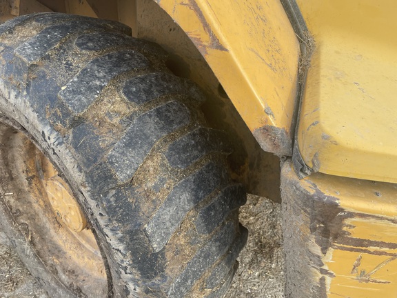 2000 John Deere 324H Compact Utility Loader