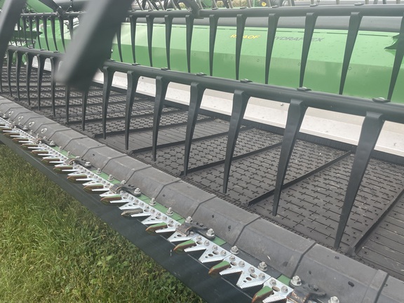 2024 John Deere RD40F Header Combine
