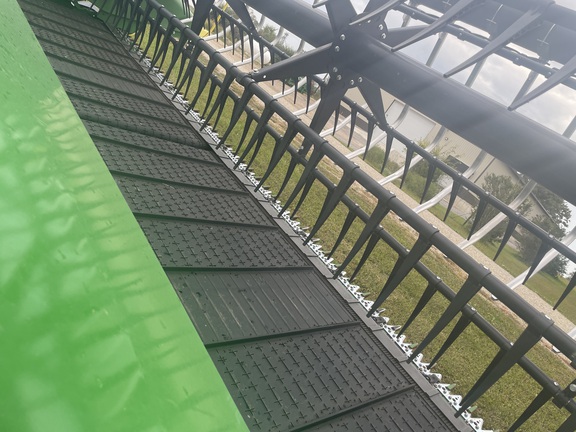 2024 John Deere RD40F Header Combine