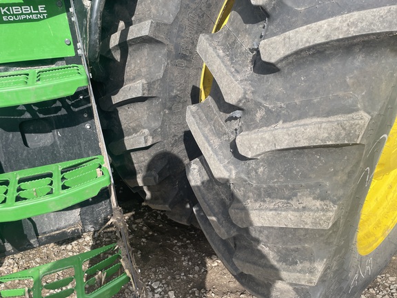2025 John Deere 8R 250 Tractor