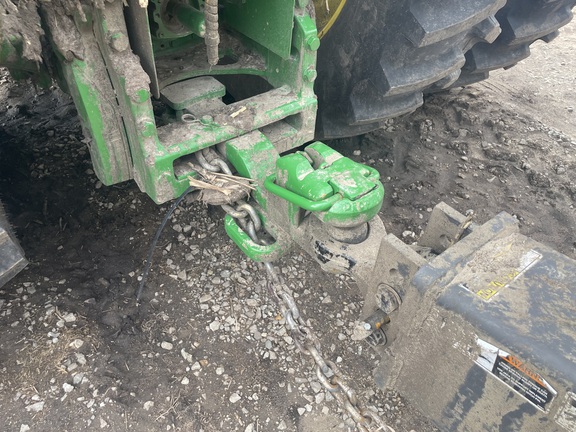 2025 John Deere 8R 250 Tractor