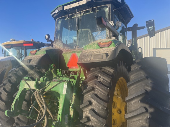 2025 John Deere 8R 250 Tractor