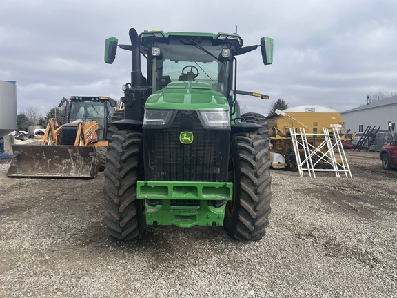 2025 John Deere 8R 250 Tractor