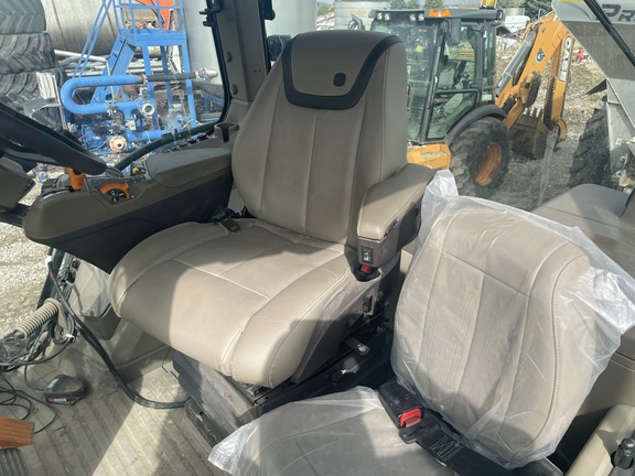 2025 John Deere 8R 250 Tractor