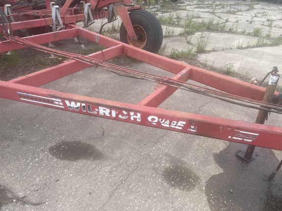 Wil-Rich Quad5 Field Cultivator