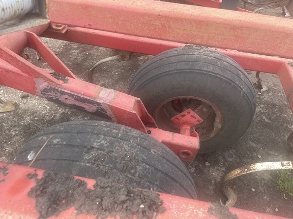 Wil-Rich Quad5 Field Cultivator