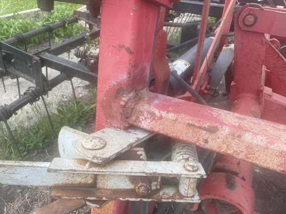 Wil-Rich Quad5 Field Cultivator