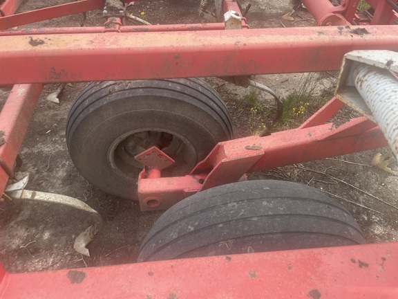 Wil-Rich Quad5 Field Cultivator