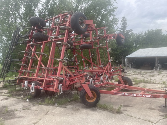 Wil-Rich Quad5 Field Cultivator