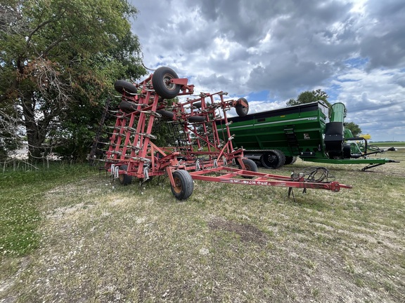 Wil-Rich Quad5 Field Cultivator