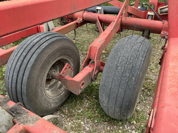 Wil-Rich Quad5 Field Cultivator